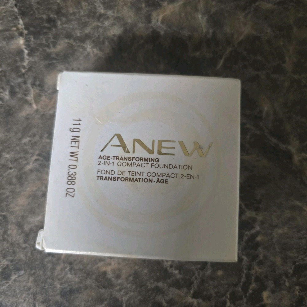 Avon Anew AGE TRANSFORMING Compact Foundation Soft Honey AY204 NIB .388 0z.